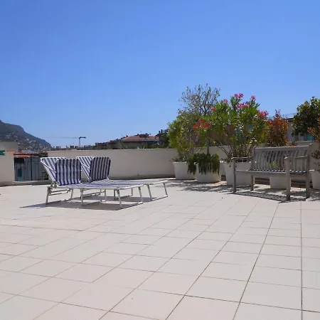 Apartment Fantastic Roof Terrace In Liguria 200 Meters From The Sea