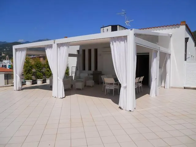Διαμέρισμα Fantastic Roof Terrace In Liguria 200 Meters From The Sea *